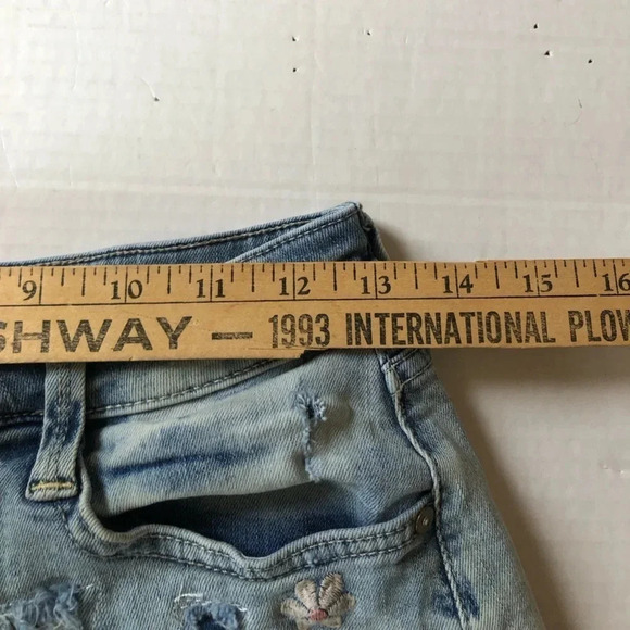 Arizona Jean Co. Floral Embroidered Shorts - Picture 10 of 10